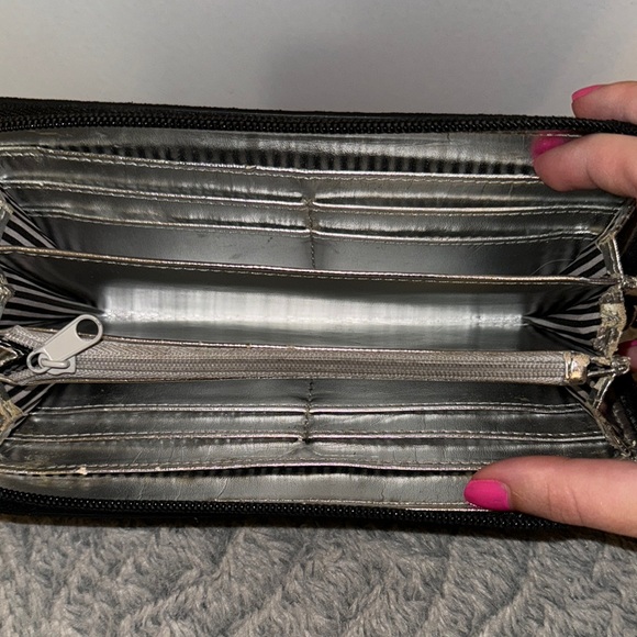 Nine West Black and Blue Swirl Wallet - Picture 3 of 3